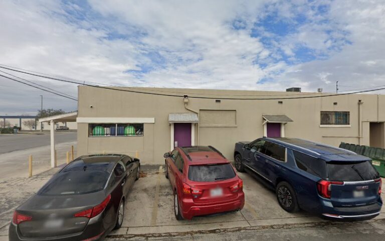 Lil' Munchkins Child Care Center