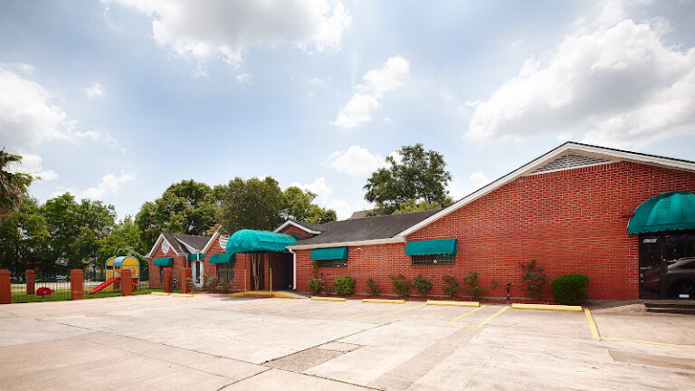 Montessori School of Downtown & Medical Center